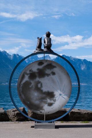 En regardant la Lune - par Sara.H
